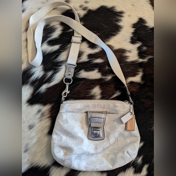 Coach Handbags - 🤍 Coach bag🤍